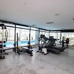 BHomy Pinheiros Moderno varanda e vista VR166